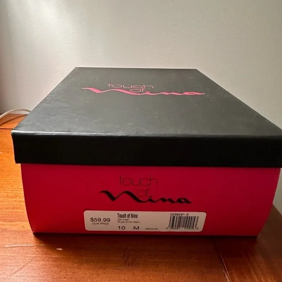 Rhinestone studded strappy sandals- sz 10 - Picture 3 of 4